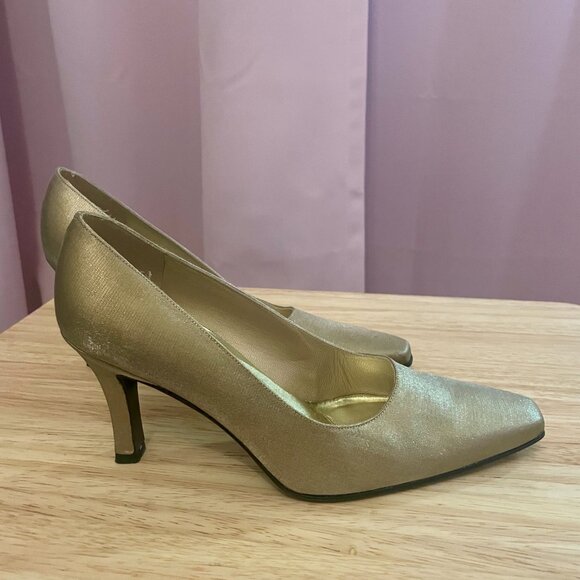 Stuart Weitzman Shimmering Gold Satin Pumps 8 1/2M - Picture 5 of 5